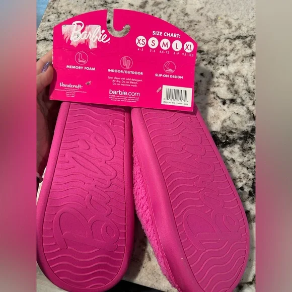 Barbie Pink plush slippers. Woman’s Size L NWT - Picture 4 of 4